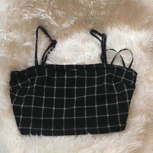 PLAID BLACK AND WHITE CROP TOP